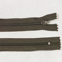 40cm zárt barnás szürke