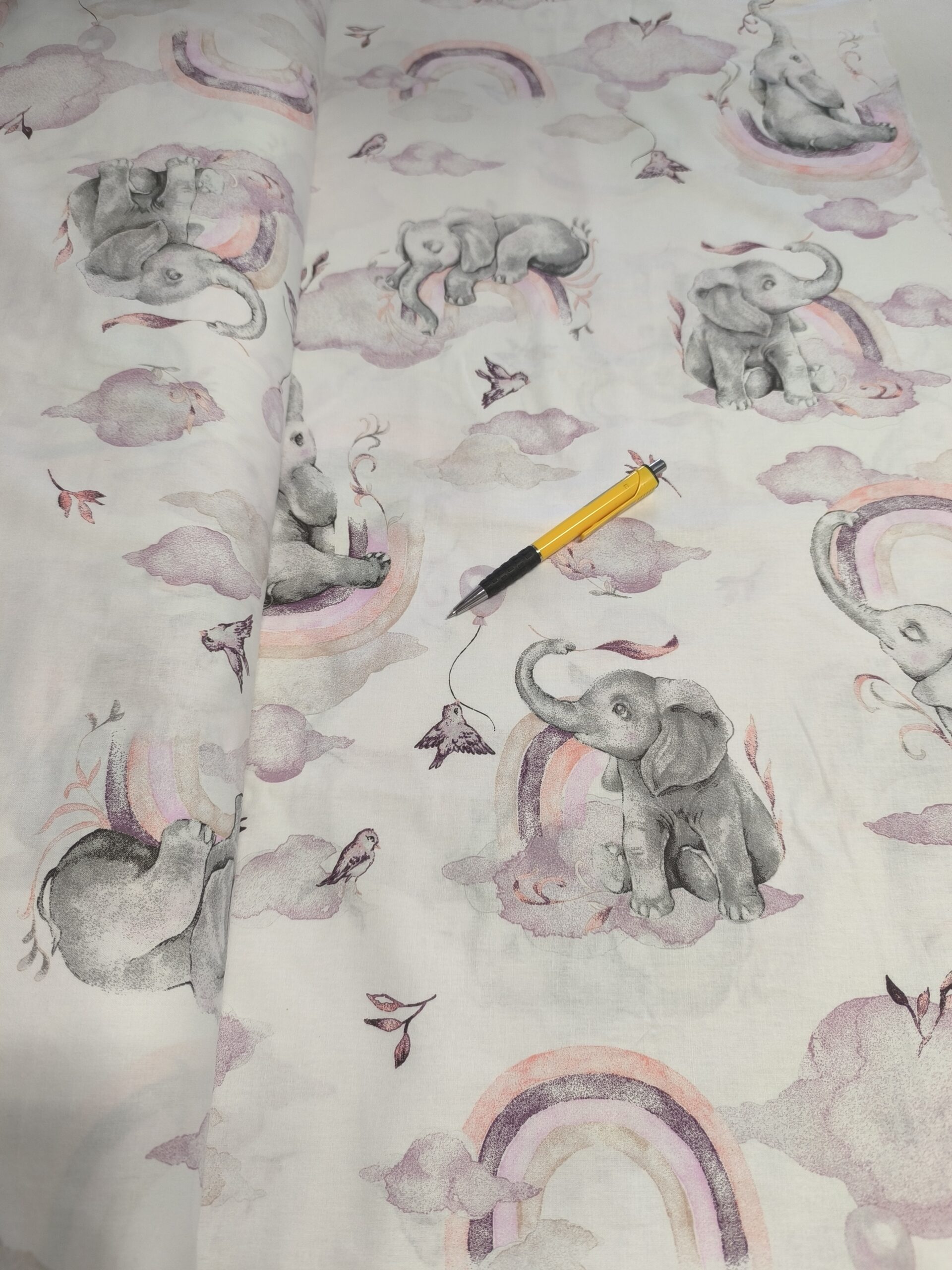 Rózsaszín elefántos pamut vászon